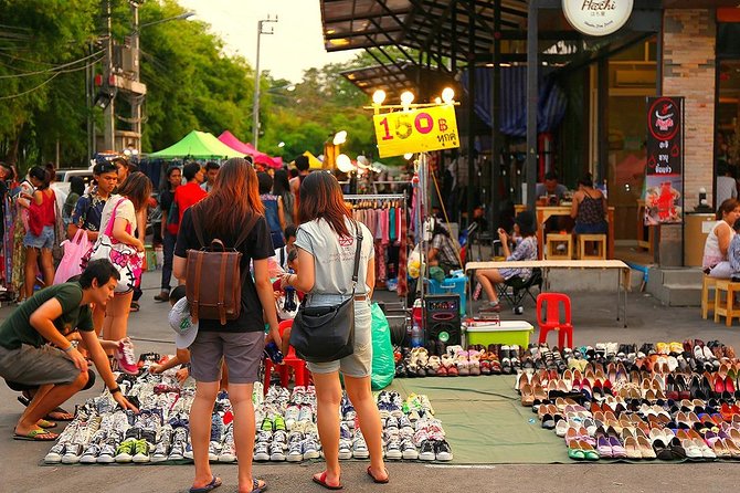 Laem Chabang Shore Excursion : Shopping, Massage & Food Tasting - Phahurat, Little India: color, shops, and simple culture contrast