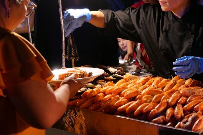 Luxury Dinner Cruise with Guide and Transfer (Opt. Executive Van) - Small practical tips that make the cruise smoother