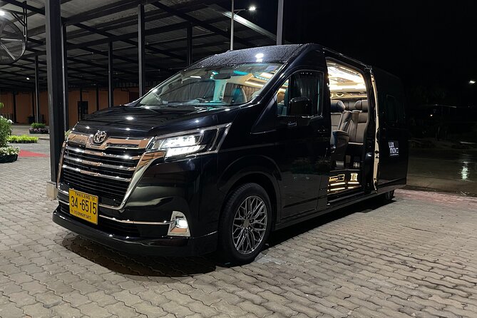 Luxury Transfers, Bangkok Airport ⇄ Hotel - Onboard Comfort: Bottled Water, Luggage Help, and Toll-Included Routes