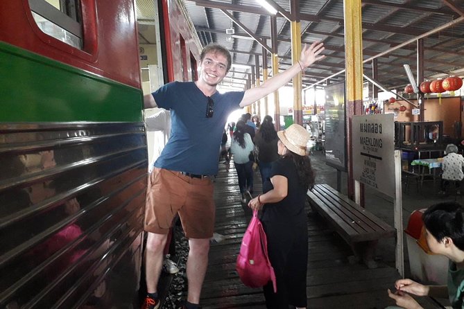 Maeklong Railway Market and Floating Market - Stop 1: Mae Klong Railway Market and that track-level scramble