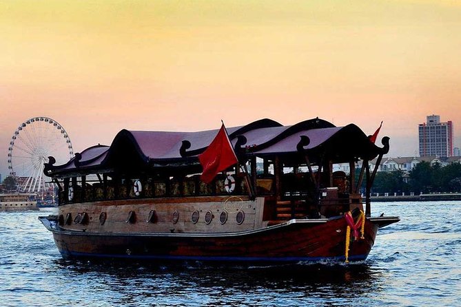 Manohra 5-Star Luxury Dinner Cruise with Pre-Canapés in Bangkok - Cruising Bangkok landmarks at night: Wat Arun, Grand Palace, and the river skyline