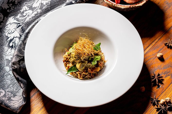 Manohra Cruise Luxury Dining - From Anantara Riverside to Wat Arun, how the river sightseeing works