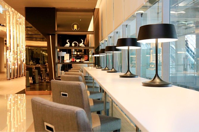 Miracle Bangkok Airport Lounges – Relax Before You Fly - The buffet and bar, what’s included and how it feels in practice