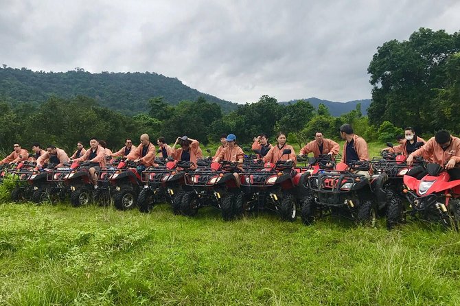 Nakhon Nayok adventure full day trip with lunch - Stop 1: Rong Kluea Nakhon Nayok Market and ox-cart riding