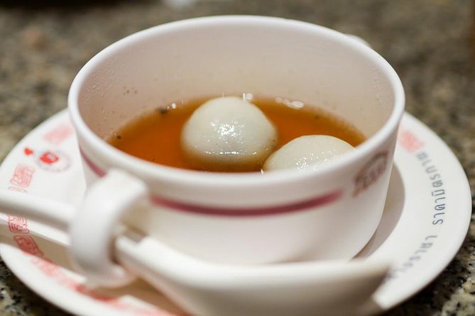 Night Street Food Tour of Bangkok's Chinatown - Meeting at Hua Lamphong: what the 6:00 pm start really means