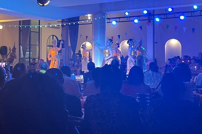 Nopparat’s Traditional Thai Dinner & Dance - Show timings in Bangkok, doors open early for a reason