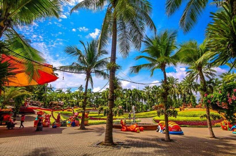 Pattaya: Nong Nooch Tropical Garden Ticket for Foreigners - Getting Oriented: A 500-Acre Garden With Built-In Entertainment