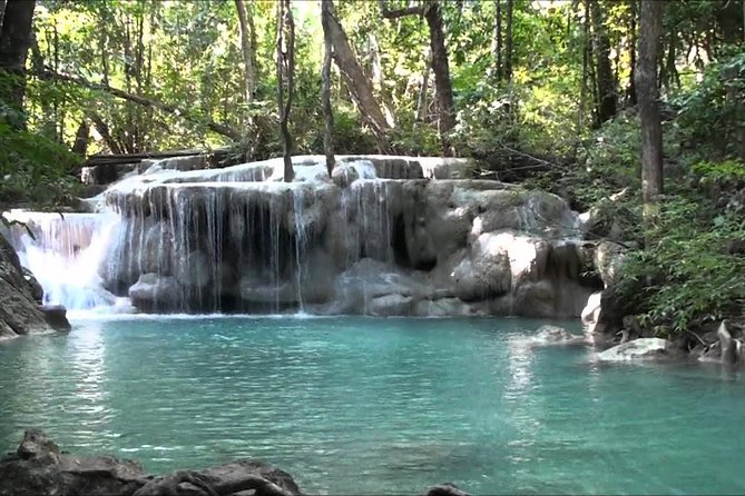 Private 3-Day River Kwai, Floating Market and Erawan Waterfalls Tour - River Kwai Jungle Rafts Resort: sleeping over the water is the point