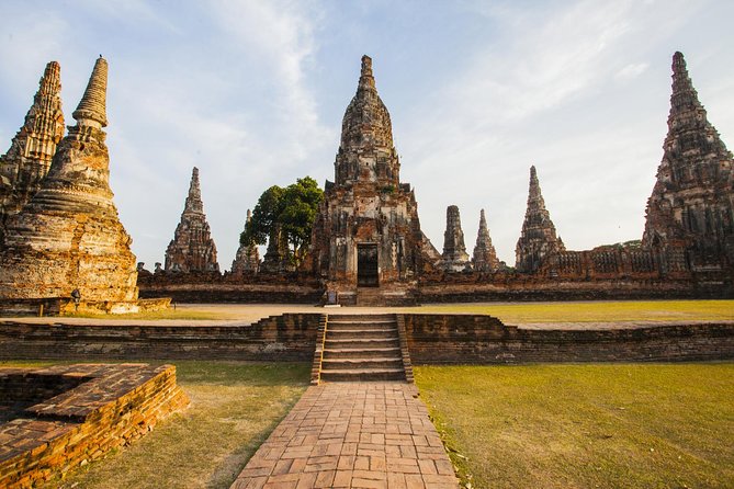 Private Ayutthaya full Day Trip With Private Guide - Passed by the Historic City of Ayutthaya: seeing the scale fast