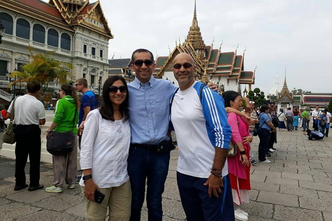 Private Bangkok City Tour Full Day With The Grand Palace - Wat Traimit (Golden Buddha): gold, scale, and detail