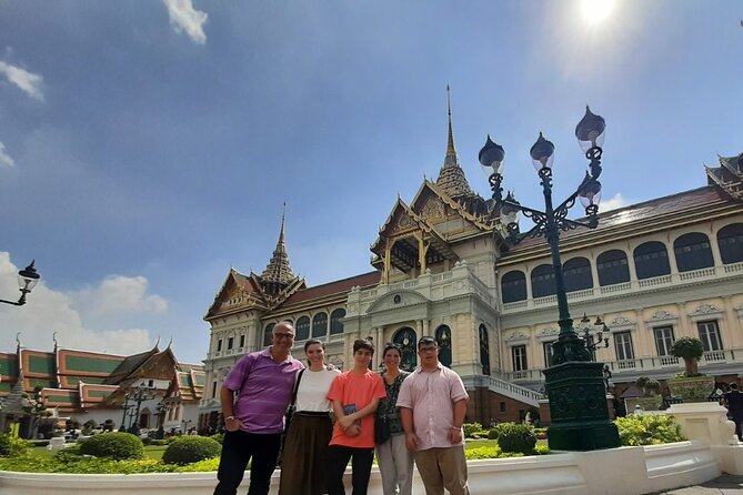 Private Bangkok Grand Palace Full-Day City sightseeing Tour - Wat Arun on the River: The Temple of Dawn Look
