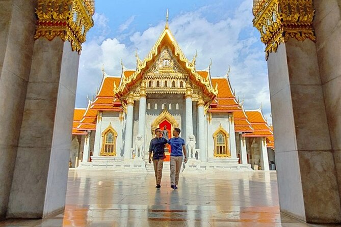 Private Bangkok Three Temples and Grand Palace Tour - Wat Pho: the Reclining Buddha’s 45-meter scale and Thailand’s first university angle