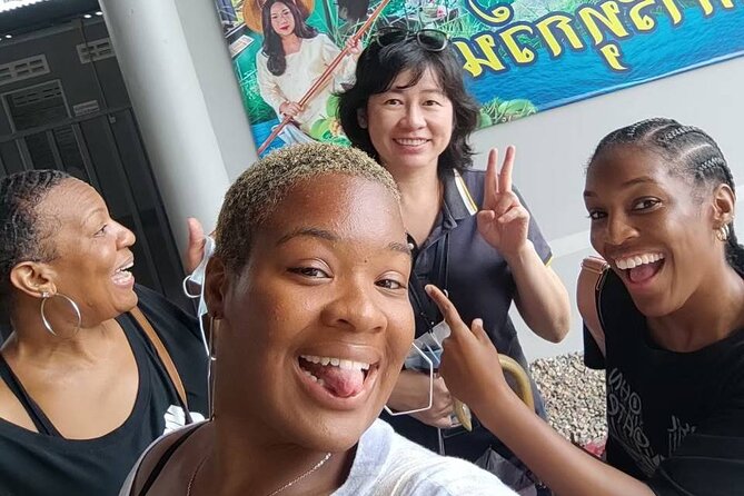Private Custom Tour with a Local Guide - Chinatown Evenings and Pak Khlong Flower Talat