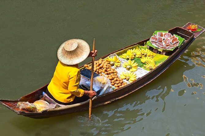 Private Damnoen Saduak Floating Market and Train Market Tour - Mae Klong Railway Market (Hoop Rom Market): The Moment the Track Clears