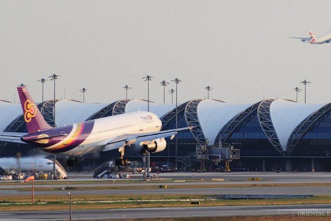 Private Departure Transfer : from Bangkok Hotel to Airport - The ride itself: A/C comfort, luggage limits, and private space