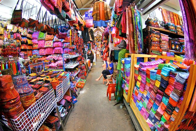 Private Exclusive Guided Chatuchak Weekend Market Shopping Tour - First Hour in Bangkok: Wang Thonglang pickup and a 10 am start