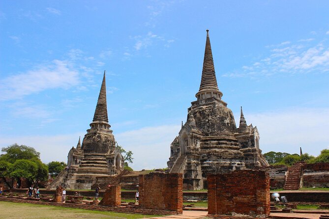 Private Floating Market and Historical Ayutthaya Sightseeing Tour - Damnoen Saduak Floating Market: canal life and the boat ride