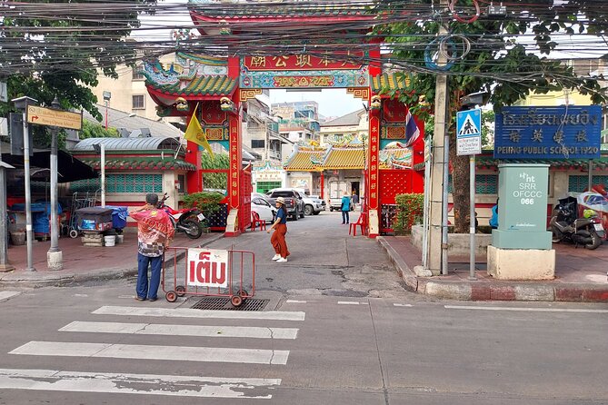 Private German-speaking tour: Bangkok's main attractions - The guide experience that makes or breaks a temple day
