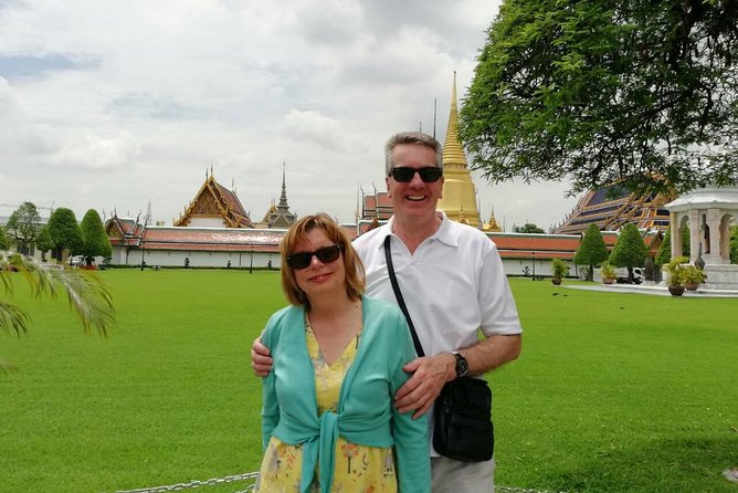 Private Grand Palace Bangkok City Tour & Klong Longtail Boat Trip - Wat Arun and Wat Pho: two iconic temple experiences in one day