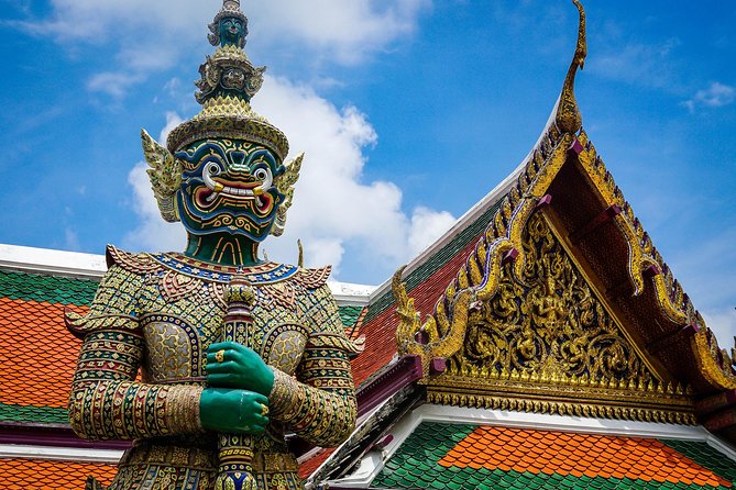 Private Grand Temples Along the Chao Phraya River [1/2 Day] - The short river return and how it sets up your flower market visit