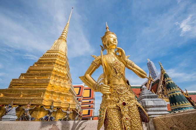 Private & Guided: Bangkok Top 7 Wonders With Local Thai Lunch - Stop 1: Wat Traimit Golden Buddha, the 5.5-ton opener