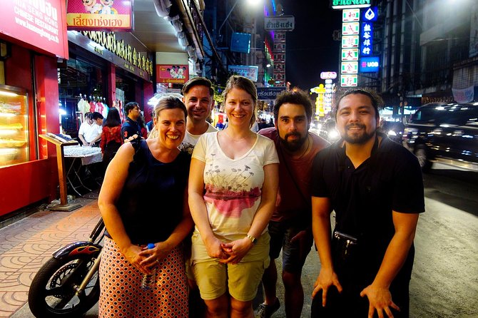 PRIVATE - STEET FOOD TOUR CHINA TOWN incl. food and drinks - Stop 3: Kuan Yim Shrine and Thian Fa Foundation, Chinese architecture with meaning