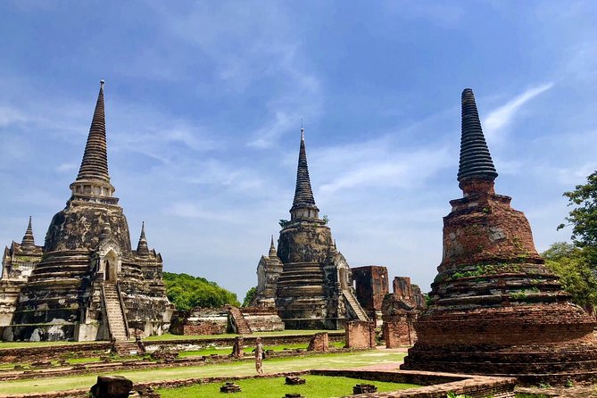 Private Tour : Ayutthaya Sightseeing by Coach return by Cruise - Wat Lokayasutharam: the reclining Buddha, quick and focused