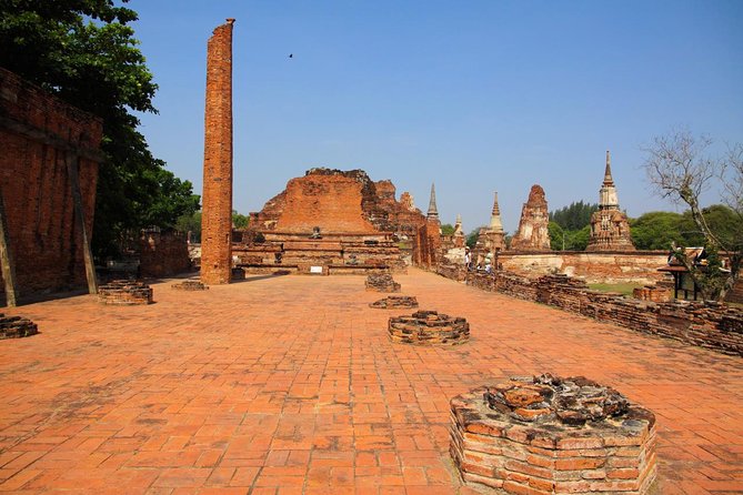 Private Tour: Ayutthaya Temples, Ruins and Lunch on River Cruise - Historic Ayutthaya cruise lunch: views with a break from walking