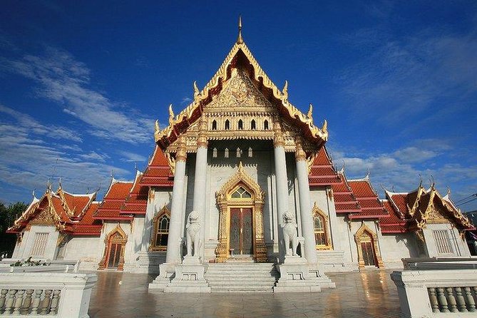 Private Tour: Damnoen Saduak Floating Market and Bangkok City Temples - A private day that mixes canals, craft, and holy gold