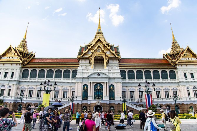 Private Tour: Half-day Grand Palace and Wat Arun by Boat - Wat Arun, the Temple of Dawn and its porcelain prang