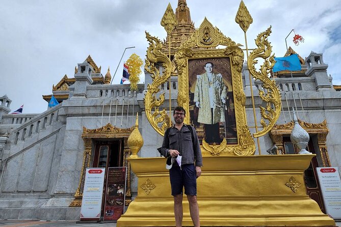 Private Tour: Temples Tour of Bangkok - Stop 2: Chinatown drive and Pak Khlong Flower Talat