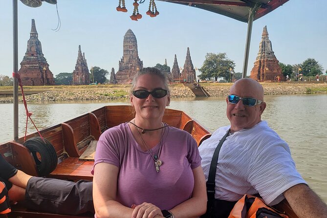 Private tour to Ayutthaya and Boat Tour Heritage Site - The Hour on the Boat, Quiet Views and Fish Feeding