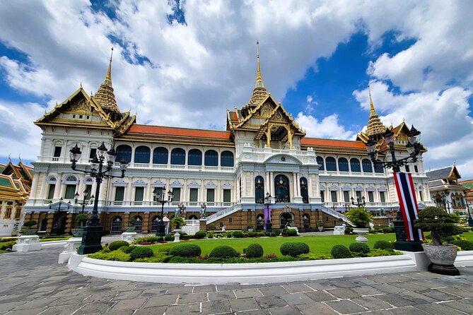Private Tour to Grand Palace, Pho Temple and Arun Temple - A half-day circuit that hits Bangkok’s biggest temple icons