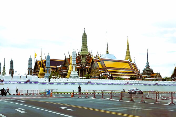 Private Tour to Grand Palace, Pho Temple and Arun Temple - Grand Palace: the royal complex built for Bangkok’s founding