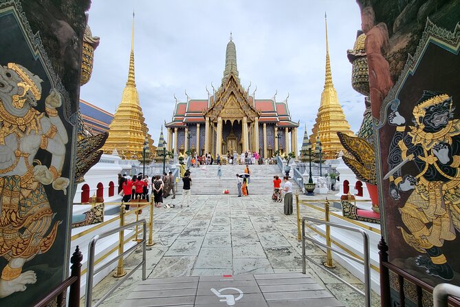 Private Tour to Grand Palace, Pho Temple and Arun Temple - Private guide + air-conditioned pickup: the day stays civilized