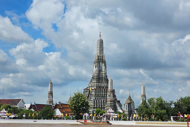 Private tour to Wat Pho,Wat Arun, Canal Tour,Flower Market - Should You Book This Private Canal and Temple Route?
