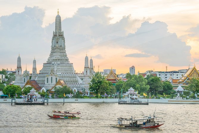 Private Tour - Top 3 Major Monuments (Grand Palace, Wat Pho, Wat Arun) - Stop 2: Wat Arun (Temple of Dawn) and the 70-meter spire