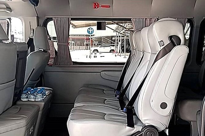 Private Transfer from Hotel to Bangkok Airport incl. tollway - Communication that saves you from wandering hallways