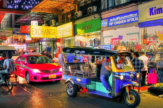 Private Tuk Tuk Night Adventure with Dinner - Wat Arun (Temple of Dawn) on the riverside: your best photo hour