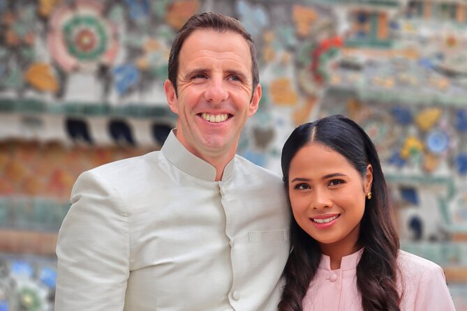 Proposals in Thai Costume with Photoshoot - Bangkok Old Town, With a Photographer and a Costume Plan