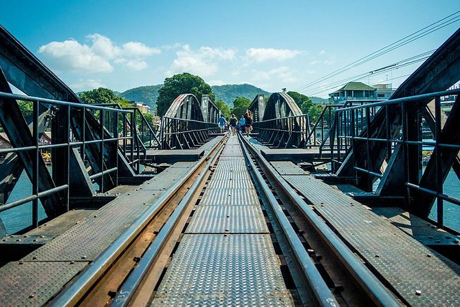 River Kwai Day Tour from Bangkok: History, Scenic Views & Culture - Stop 5, Wang Po station lunch and the return rhythm
