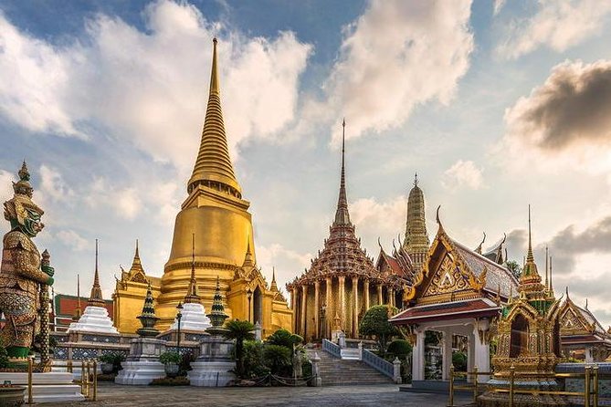 Royal Grand Palace and Bangkok Temples: Half Day Tour - A half-day Grand Palace route that actually fits