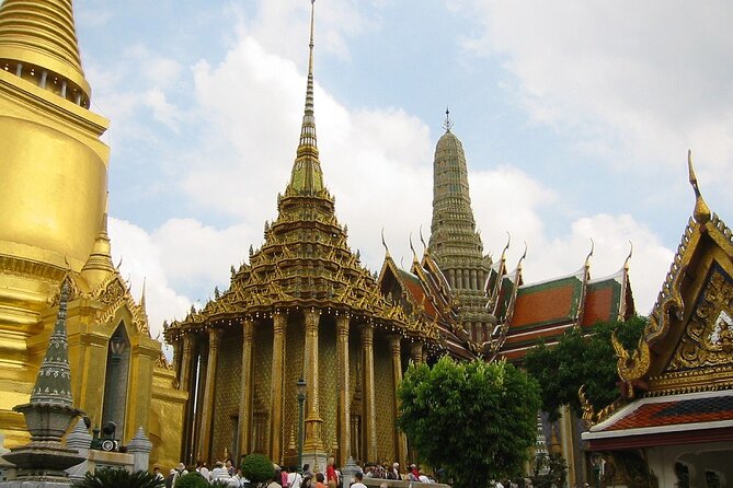 Royal Grand Palace And Wat Pho - Wat Phra Chetuphon: seeing the 150-foot reclining Buddha in context