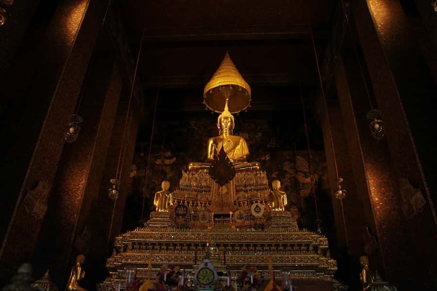 Shared Tour: Wat Pho, Wat Traimit and Wat Benchamabophit - Wat Pho: Reclining Buddha, Murals, and Temple Calm