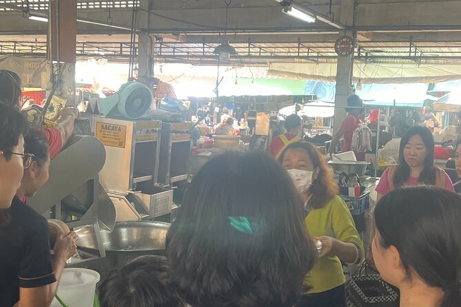 Silom Thai Cooking School with Fresh Market Tour - Afternoon vs Evening: How to Choose Your Best Slot