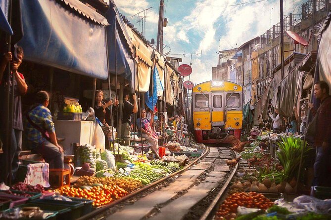 Small Group Railway Market and Floating Market - Damnoen Saduak floating market on the canals: what to expect in 2 hours