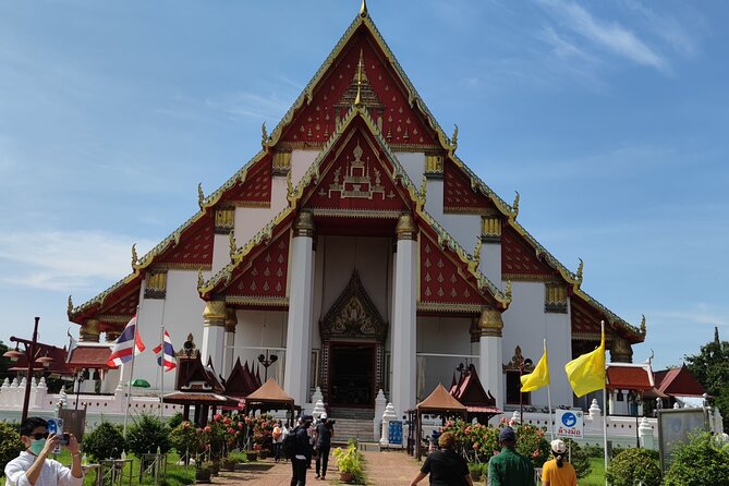 Small Group Tour to Ayutthaya Temples from Bangkok with Lunch - Stop 4: Wat Chaiwatthanaram by the river