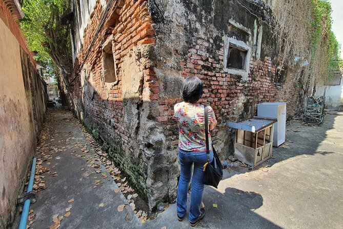 Small-Group: Unseen Bangkok's Chinatown Walking Tour - Sampeng Market Lanes, Street Art, and the Yaowarat Backstory