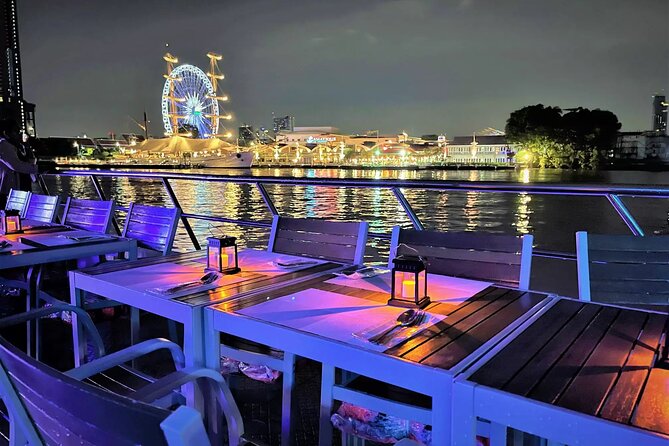 Smile Dinner Cruise Experience: Dining & Live Entertainment - The Entertainment: Traditional Thai Dance and Cabaret