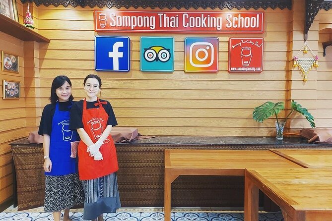 Sompong Thai Cooking School in Bangkok - Curry paste from scratch: the technique that changes everything